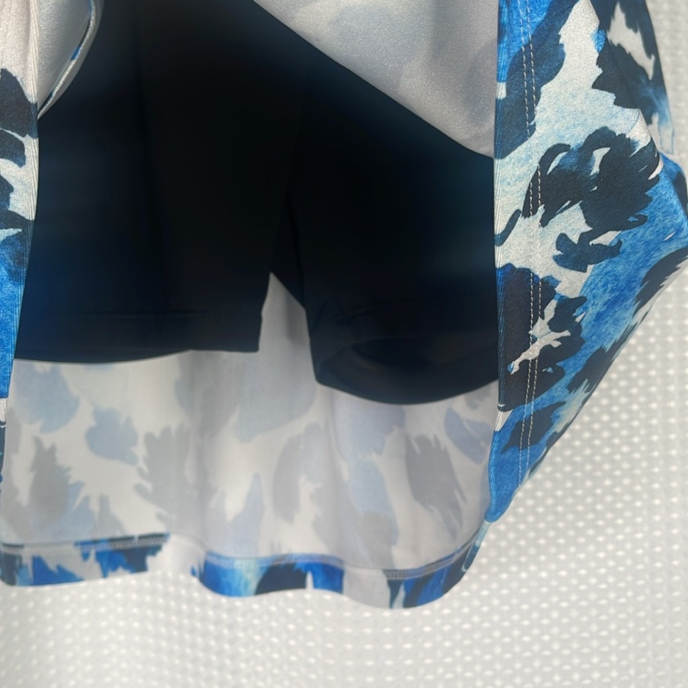 Women's Blue Printed Golf Skort - White Waistband - Picture 4 of 9
